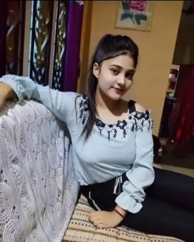 Qamrunisha Khan